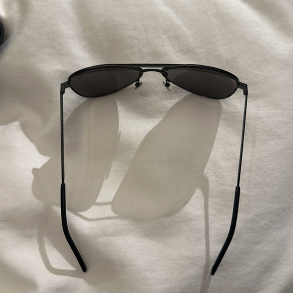 SAINT LAURENT AVIATOR SUNGLASSES - Picture 4 of 5